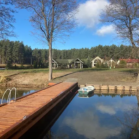 Ceglany Z Jacuzzi, Nad Jeziorem, Przy Lesie