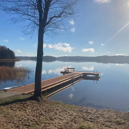 Dom wakacyjny Ceglany Z Jacuzzi, Nad Jeziorem, Przy Lesie