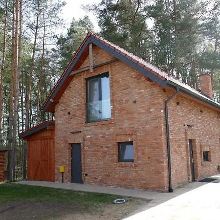 Dom wakacyjny Ceglany Z Jacuzzi, Nad Jeziorem, Przy Lesie