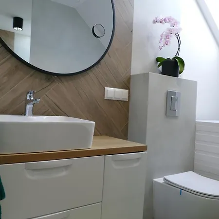 Ceglany Z Jacuzzi, Nad Jeziorem, Przy Lesie Holiday home Tomaszkowo