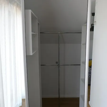 Dom wakacyjny Ceglany Z Jacuzzi, Nad Jeziorem, Przy Lesie