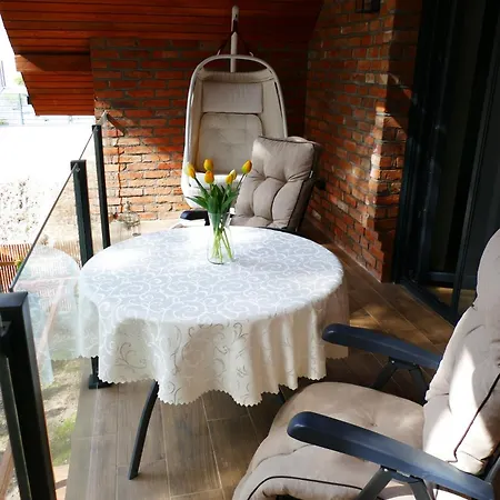 Ceglany Z Jacuzzi, Nad Jeziorem, Przy Lesie *