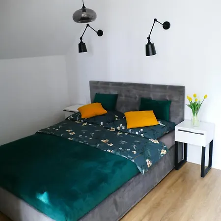 Ceglany Z Jacuzzi, Nad Jeziorem, Przy Lesie Dom wakacyjny