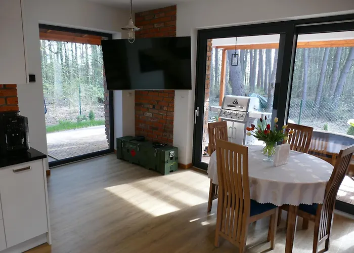 Ceglany Z Jacuzzi, Nad Jeziorem, Przy Lesie Tomaszkowo