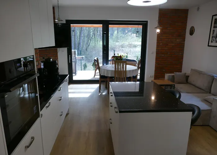 Vakantiehuis Ceglany Z Jacuzzi, Nad Jeziorem, Przy Lesie Tomaszkowo