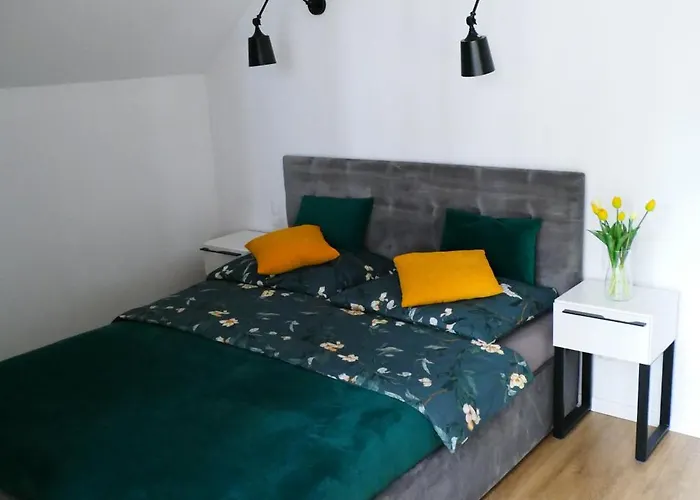 Ceglany Z Jacuzzi, Nad Jeziorem, Przy Lesie Vakantiehuis