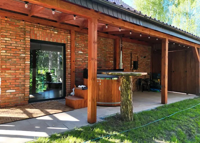 Vakantiehuis Ceglany Z Jacuzzi, Nad Jeziorem, Przy Lesie